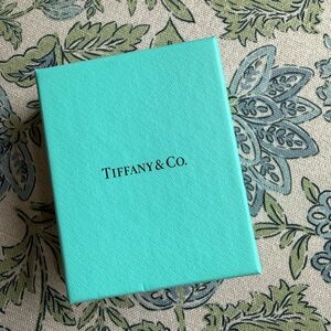 Tiffany & Co. Robin's Egg Blue Jewelry Box(only box)